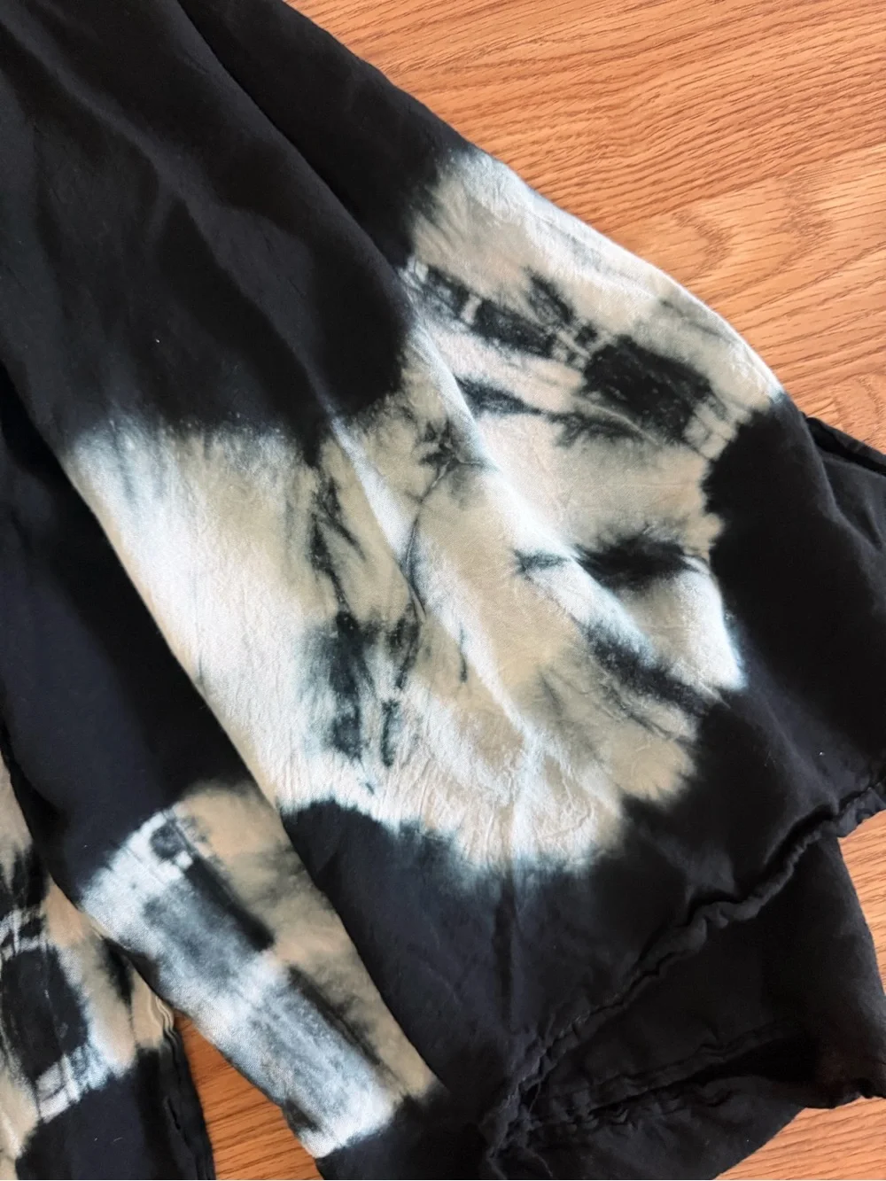 Black & Cream Tie-Dye Throw Shawl - Home Accents